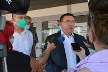 Проблем в общинските и областните болници е осигуряването на кадри, коментира здравният министър  Костадин Ангелов