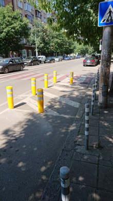 Започна монтажът на физически ограничители в зоните преди пешеходните пътеки по основни булеварди в столицата