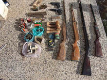 Братя са задържани с незаконно оръжие и боеприпаси в село Славяново, община Харманли