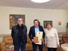 Кметът на Перник получи удостоверение за вписване на селското хоро в културната ни съкровищница