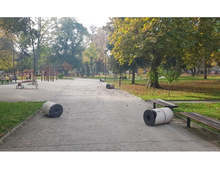 В Плевен разкриха непълнолетни, счупили 150-килограмовите бетонни кошчета в Градската градина