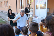 Нови компютри и таблети са получили деца, лишени от родителска грижа в Попово