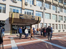 Собственици на заведения в Благоевград протестираха пред сградата на Регионалната здравна инспекция