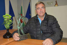 Щастлив съм, че една от рожбите ми "Аз, буки, веди - знание" е символ - награда за достоен българин, казва скулпторът Александър Пройнов-АПЕР