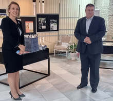 За осма година евродепутатът Емил Радев дари книги на Варненската библиотека