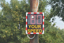 Община Видин постави нови светещи устройства на входовете на града, които информират водачите  за скоростта на автомобилите