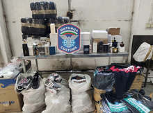 Митничари са задържали голямо количество спортни стоки и парфюми за месец на "Дунав мост"-Русе