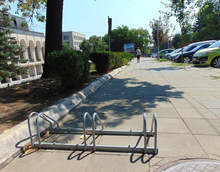 Община Шумен постави стойки за паркиране на велосипеди