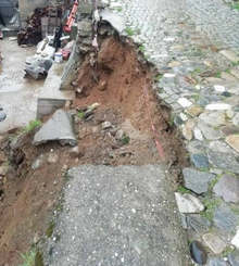 Проливните дъждове в Смолянско предизвикаха свлачища, затворени са пътни участъци