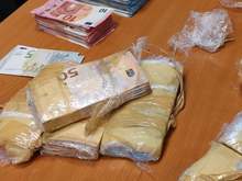 Сто хиляди недекларирани евро установиха митнически служители в района на ГКПП Дунав мост 2