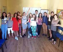 Млади влогъри от Разград започват диалог с връстниците си за рисковете от противообществените прояви