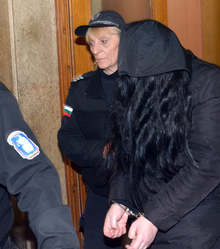 Апелативният съд във Варна измени мярката на обвинената в присвояване на повече от 1 милион лева банкова служителка