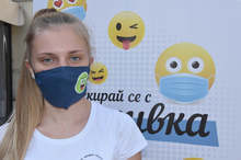 Емотикони и супергерои ще красят маските на децата в осем варненски училища