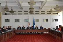 МТСП, НСОРБ и парламентарната комисия по социална политика обсъдиха развитието на социалните услуги