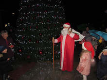 Грейнаха светлините на коледната елха в Белоградчик