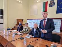 С лекция за трансатлантическото сътрудничество между ЕС и САЩ на евродепутата Илхан Кючюк в Кърджали бе открит "Февруари - Месец на Америка"