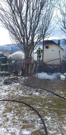 Пожар горя тази сутрин в къща в отдалечена махала на симитлийското село Полена