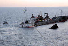 Разтоварването на кораба Vera Su върви по план, но не може да се каже кога ще приключи операцията, заяви изп.директор на "Морска администрация"