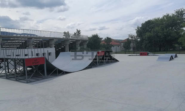 Нова площадка за скейтборд в Елена вече е достъпна за всички деца и младежи