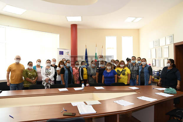 Община Кубрат осигури временна заетост за още три месеца на участниците в проект за уязвими групи