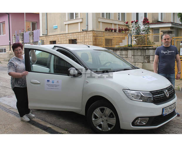 Община Каварна разполага с нов автомобил за мобилни услуги по домовете