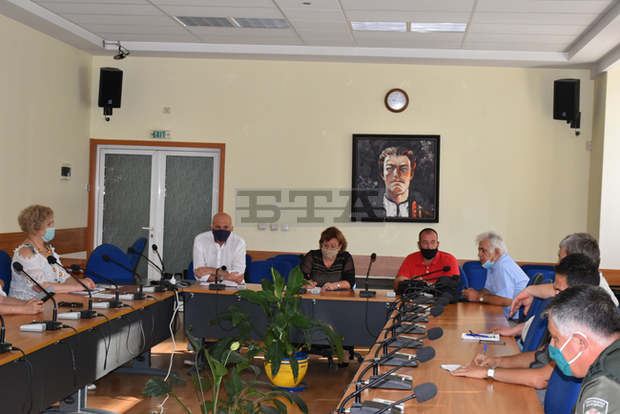 Общинският оперативен щаб в Ловеч разпореди строг контрол за спазване на противоепидемичните мерки по време на есенния панаир в градаЛовеч , 10 септември /Пламен Христов, БТА/