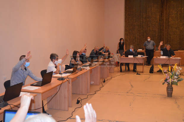 Статут на средищни за две детски градини и три училища искат съветниците в Радомир