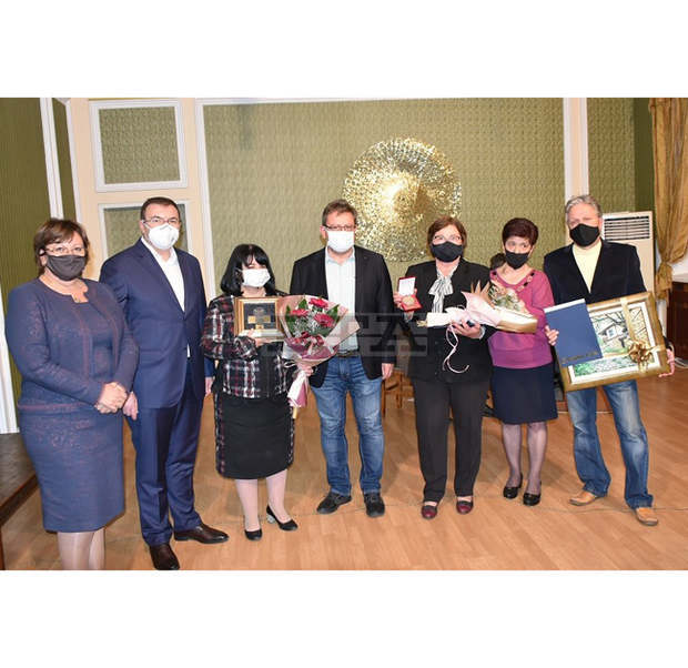 Доктор Стелиана Стефанова Димитрова е наградена в Ловеч с барелеф "Св. Иван Рилски"