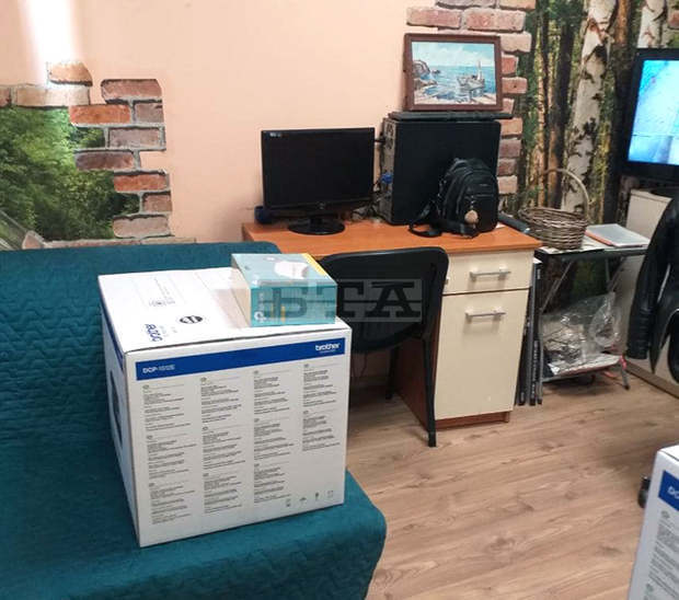 Деца от кризисни и центрове от семеен тип в Перник са получили дигитални устройства