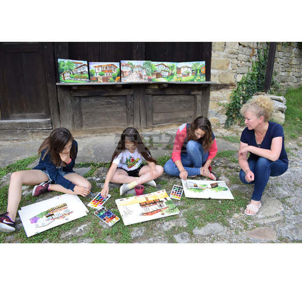 Творчеството храни душата във време на ограничени контакти и емоционален глад