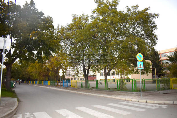 Въвежда се еднопосочно движение в района на разградското училище "Никола Икономов"