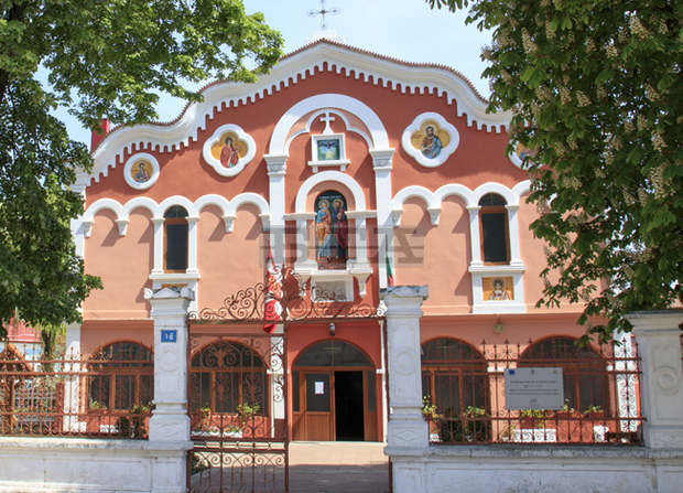 Открити са уникални документи за изграждането на катедралния храм "Св. Св. Апостоли Петър и Павел" в Силистра