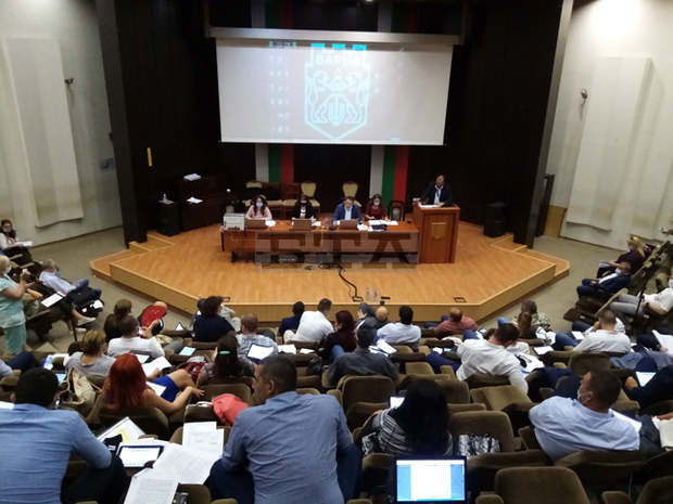 Общинският съвет във Варна одобри нов пакет от мерки за подкрепа на бизнеса и гражданите