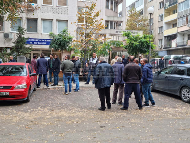 Служителите и работниците от общинска фирма в Раковски бяха призовани в "Икономическа полиция" в Пловдив