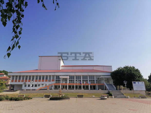 В свищовското село Ореш е обновена сградата на читалището, носещо името на католическия епископ Филип Станиславов