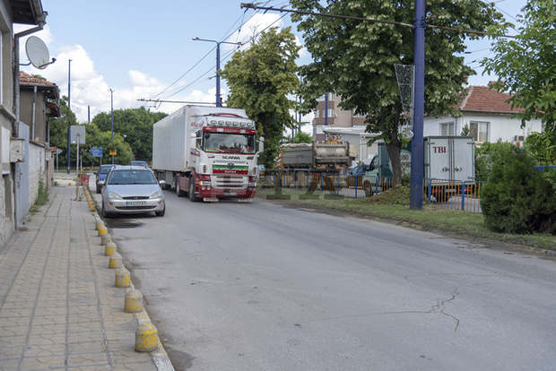 Обновяването на инфраструктурата в Пазарджик продължава с още два пътни участъка Обновяването на инфраструктурата в Пазарджик продължава с още два пътни участъка