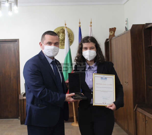 Единайсетокласничка е носителка на наградата "Русе - 21 век"