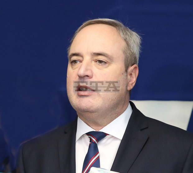 Реалната промяна в страната зависи и от смяна на властта на "Дондуков" 2, смята кандидатът за президент Анастас Герджиков Реалната промяна в страната зависи и от смяна на властта на "Дондуков" 2, смята кандидатът за президент Анастас Герджиков