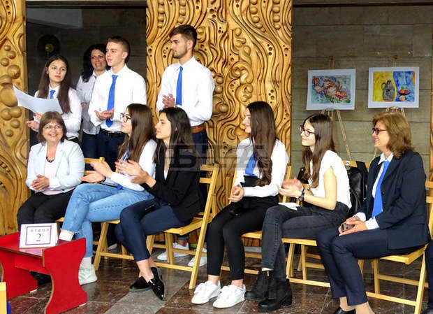 В състезанието "Игра за Търговище" ученици и управници демонстрираха знания за родния край В състезанието "Игра за Търговище" ученици и управници демонстрираха знания за родния край