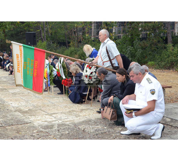 Осем десетилетия след Крайовския договор остава ценният урок, че благополучието ни зависи от нашите усилия, заяви Деница Сачева