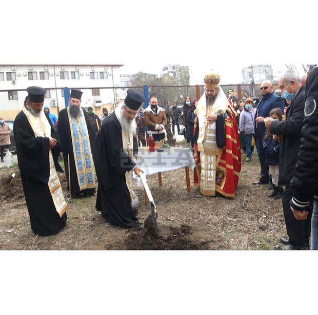 Първа копка на нов православен храм бе направена днес в с.Айдемир със съдействието на водача на лиистата на ГЕРБ в Силистренско Тодор Тодоров