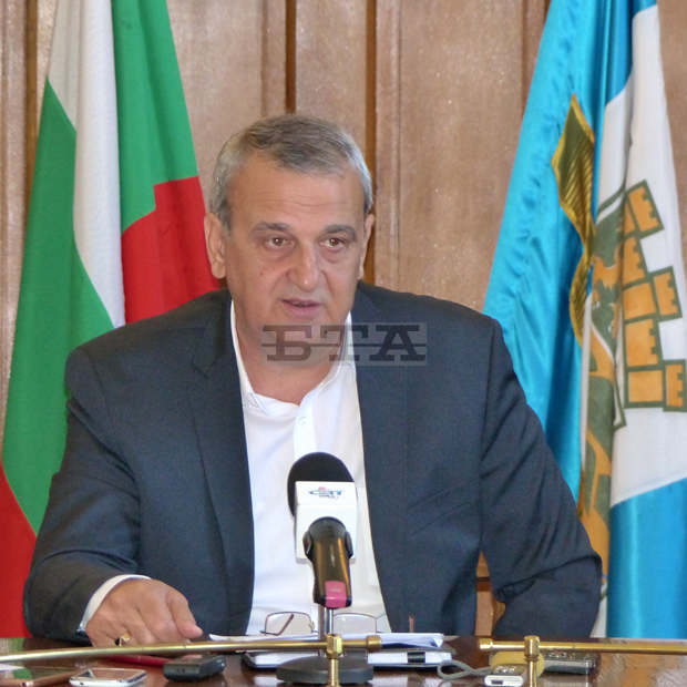 Александър Държиков бе избран за председател на новия Общински съвет в Пловдив Александър Държиков бе избран за председател на новия Общински съвет в Пловдив