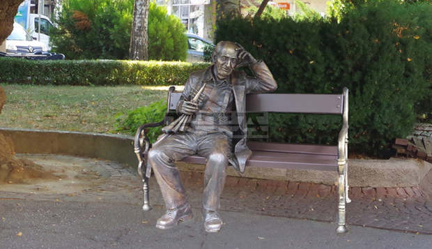 Скулптура на музиканта Александър Керков ще бъде поставена в центъра на Габрово