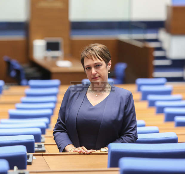 Здравето и образованието на децата са основата на една развита България, според Анна Славова от БСП