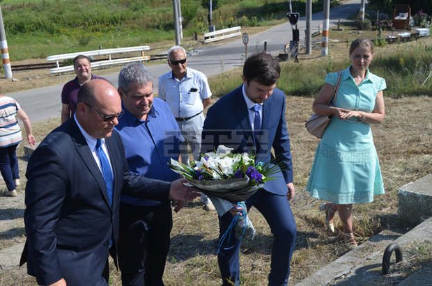 С модерна визия ще бъде паметникът на чехословашките парашутисти,  загинали край радомирското село Гълъбник