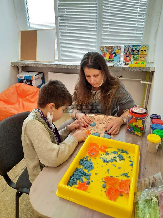 Арт работилничка отвори врати в разградско училище