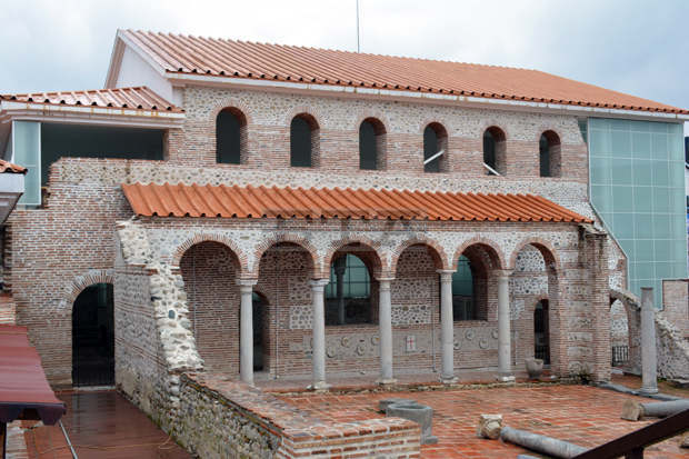 Все повече младоженци избират Епископската базилика в Сандански за сключване на граждански брак