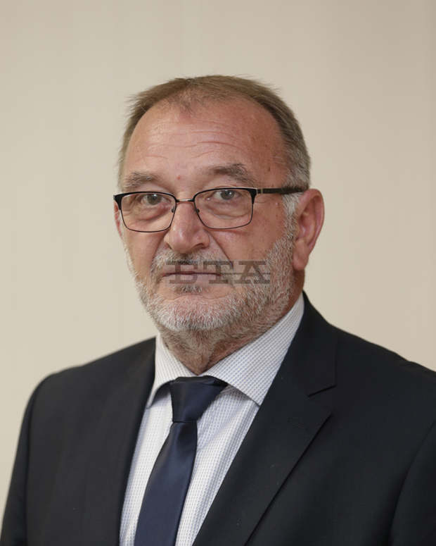 Почетна грамота "Дързостта да бъдеш първи" получиха 35 медици от Габровска област