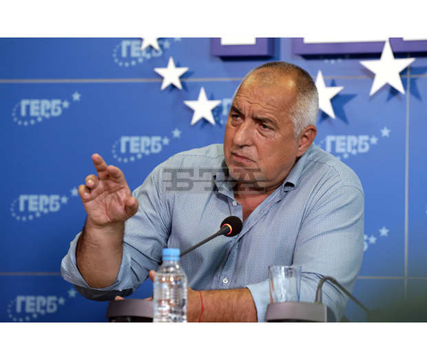 ГЕРБ призова Румен Радев и партиите да се обединят по темата с ваксинацията ГЕРБ призова Румен Радев и партиите да се обединят по темата с ваксинацията