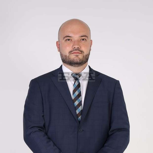 "Честността на вота в неделя от флашки ли ще зависи", пита кандидатът за депутат от листата на ГЕРБ-СДС във Варна Бранимир Георгиев "Честността на вота в неделя от флашки ли ще зависи", пита кандидатът за депутат от листата на ГЕРБ-СДС във Варна Бранимир Георгиев